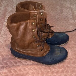 London Fog Duck Boots Women’s size 9